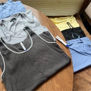 Women’s tanks bundle NWT size medium (079)